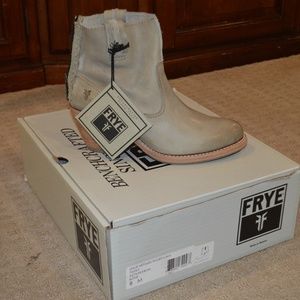 Frye Booties Leslie Artisan Short